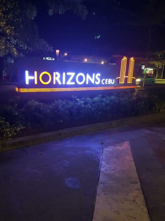 KC Studio 5 at Horizon 101 Cebu Appartamento Esterno foto